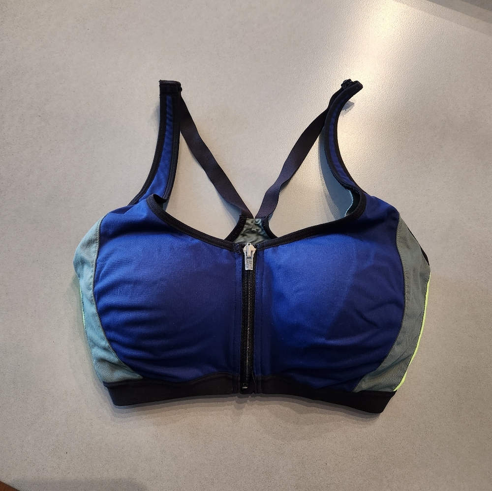 34D VS sports bra